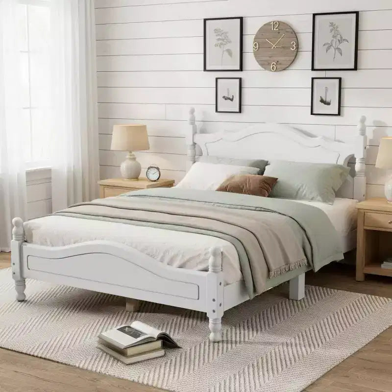 Base letto in legno con montanti torniti