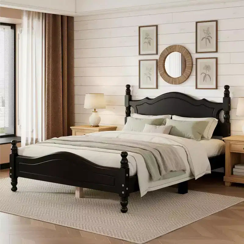 Base letto in legno con montanti torniti