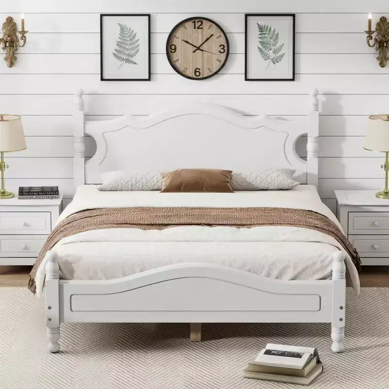 Base letto in legno con montanti torniti
