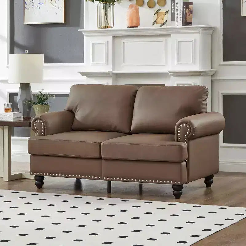 Divani componibili moderni dal design classico con finiture con borchie, divano a 5 posti in ecopelle per soggiorno, marrone