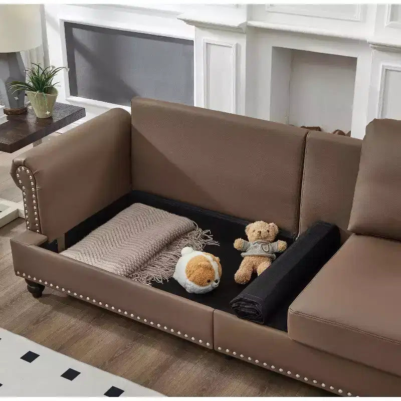 Divani componibili moderni dal design classico con finiture con borchie, divano a 5 posti in ecopelle per soggiorno, marrone