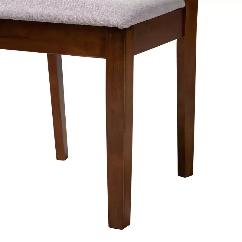 Tavolo da pranzo moderno in tessuto e legno con sedie