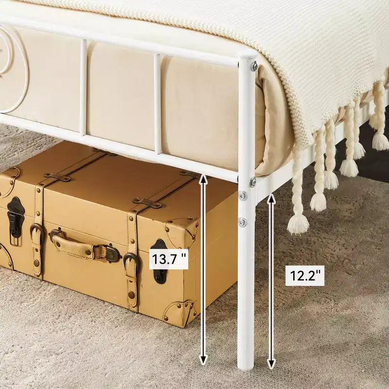 Letto a piattaforma matrimoniale in metallo con testiera e pediera, supporto a doghe in acciaio, base materasso, nessuna necessità di rete, bianco